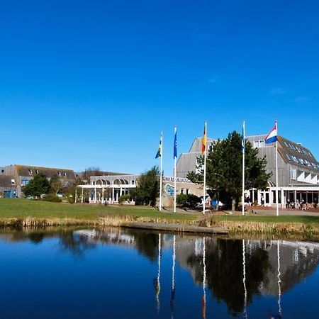 'T Strandhuys En De Vuurtoren, Met Eigen Keuken, Zonnig Terras Nabij Dorp, Duinen En Strand, Incl Verwarmd Binnen Zwembad Hollum  Pokój zdjęcie