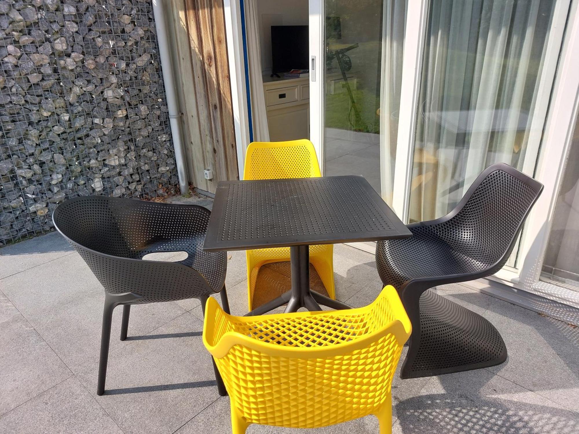 'T Strandhuys En De Vuurtoren, Met Eigen Keuken, Zonnig Terras Nabij Dorp, Duinen En Strand, Incl Verwarmd Binnen Zwembad Hollum  Zewnętrze zdjęcie