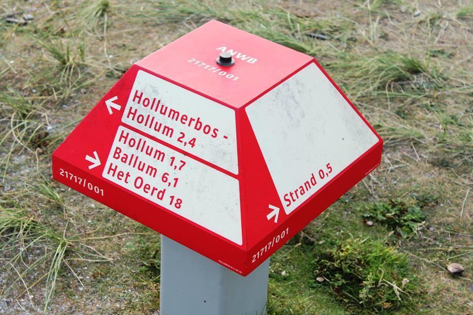 'T Strandhuys En De Vuurtoren, Met Eigen Keuken, Zonnig Terras Nabij Dorp, Duinen En Strand, Incl Verwarmd Binnen Zwembad Hollum  Pokój zdjęcie