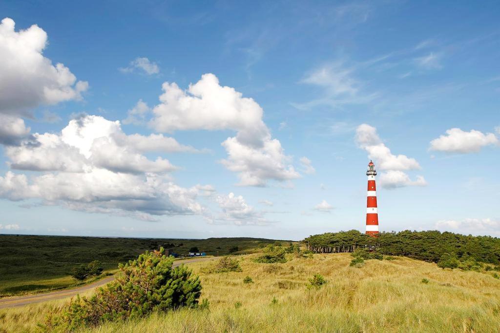'T Strandhuys En De Vuurtoren, Met Eigen Keuken, Zonnig Terras Nabij Dorp, Duinen En Strand, Incl Verwarmd Binnen Zwembad Hollum  Zewnętrze zdjęcie
