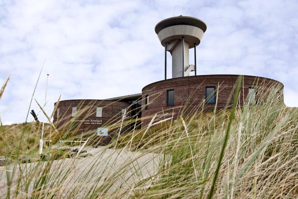 'T Strandhuys En De Vuurtoren, Met Eigen Keuken, Zonnig Terras Nabij Dorp, Duinen En Strand, Incl Verwarmd Binnen Zwembad Hollum  Zewnętrze zdjęcie