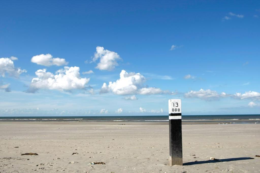 'T Strandhuys En De Vuurtoren, Met Eigen Keuken, Zonnig Terras Nabij Dorp, Duinen En Strand, Incl Verwarmd Binnen Zwembad Hollum  Zewnętrze zdjęcie