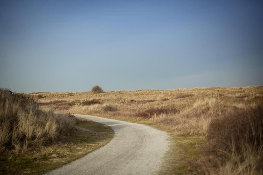 'T Strandhuys En De Vuurtoren, Met Eigen Keuken, Zonnig Terras Nabij Dorp, Duinen En Strand, Incl Verwarmd Binnen Zwembad Hollum  Zewnętrze zdjęcie