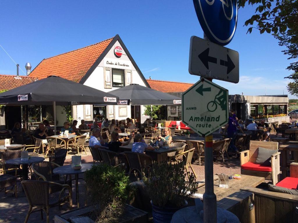 'T Strandhuys En De Vuurtoren, Met Eigen Keuken, Zonnig Terras Nabij Dorp, Duinen En Strand, Incl Verwarmd Binnen Zwembad Hollum  Zewnętrze zdjęcie