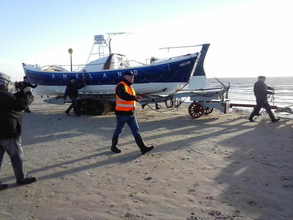 'T Strandhuys En De Vuurtoren, Met Eigen Keuken, Zonnig Terras Nabij Dorp, Duinen En Strand, Incl Verwarmd Binnen Zwembad Hollum  Zewnętrze zdjęcie