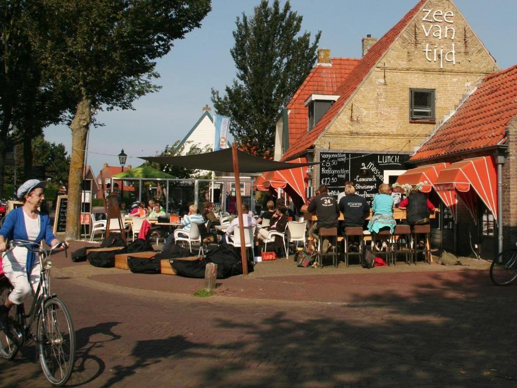 'T Strandhuys En De Vuurtoren, Met Eigen Keuken, Zonnig Terras Nabij Dorp, Duinen En Strand, Incl Verwarmd Binnen Zwembad Hollum  Zewnętrze zdjęcie